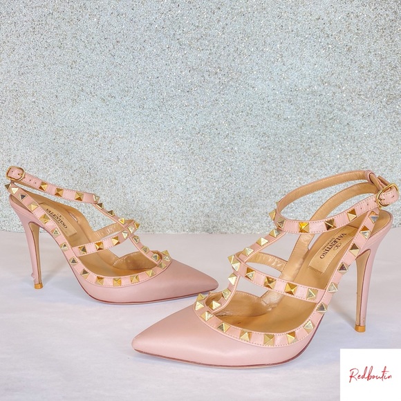 Valentino Garavani Shoes - Valentino Garavani gold Rockstud nude pumps